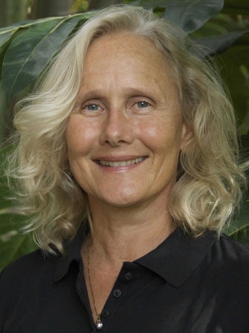 Diane Ragone, headshot